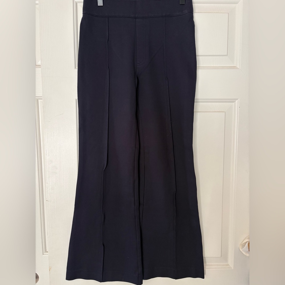 Spanx Smooth perfect fit Pointe flare pant size Small Navy petite - Picture 3 of 4